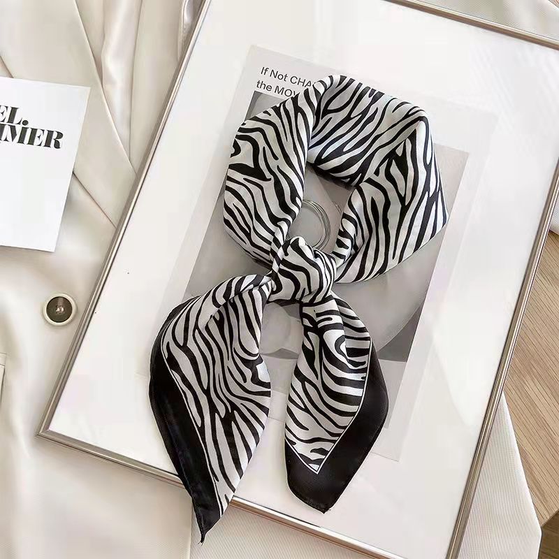Syal persegi Motif Zebra mode  - Silk Scarf Square ulasan dan harga